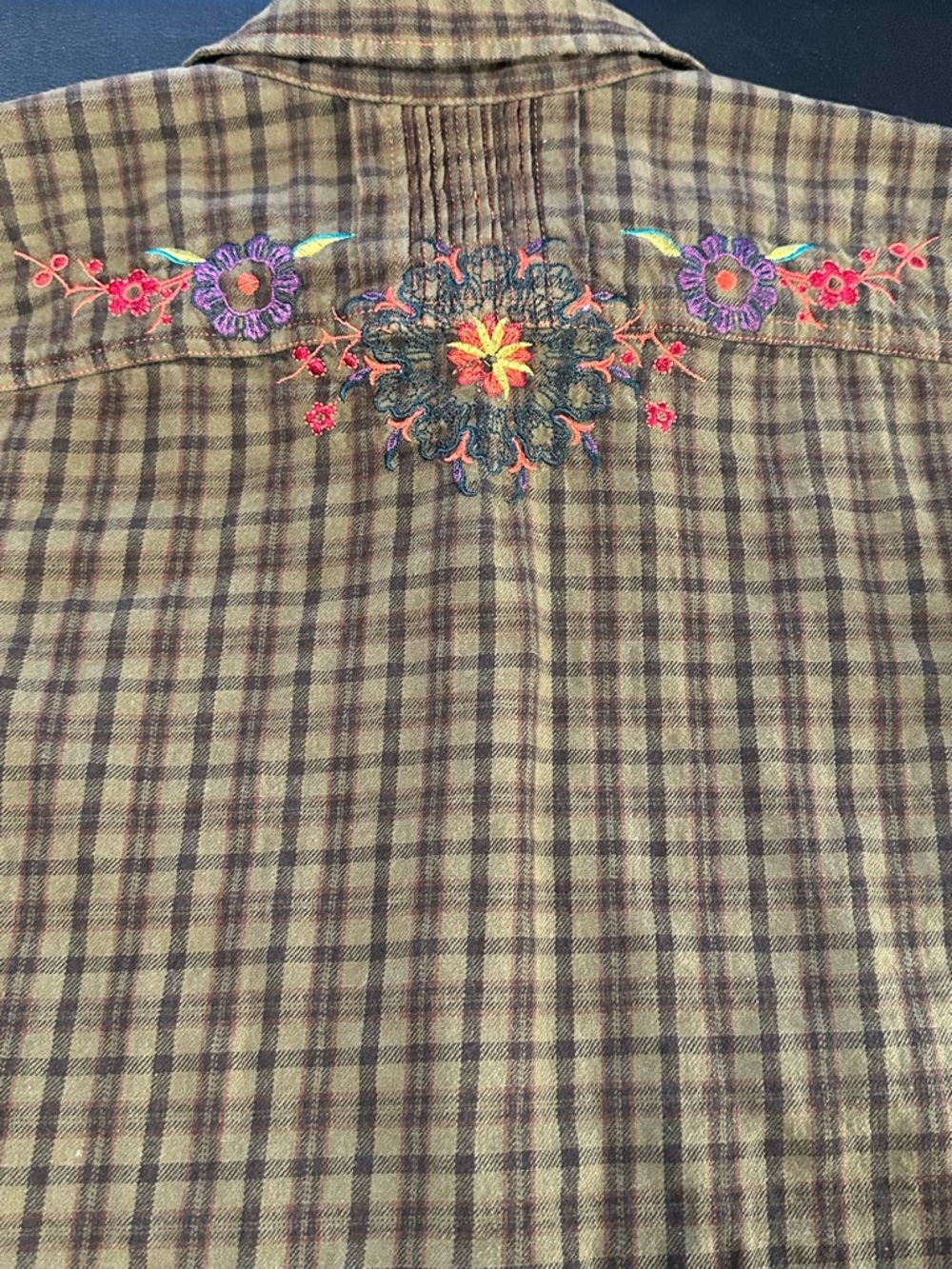🌼 3J Workshop Embroidered Plaid Flannel Shirt M 🌸 Boho Western Vibes - Picture 8 of 9